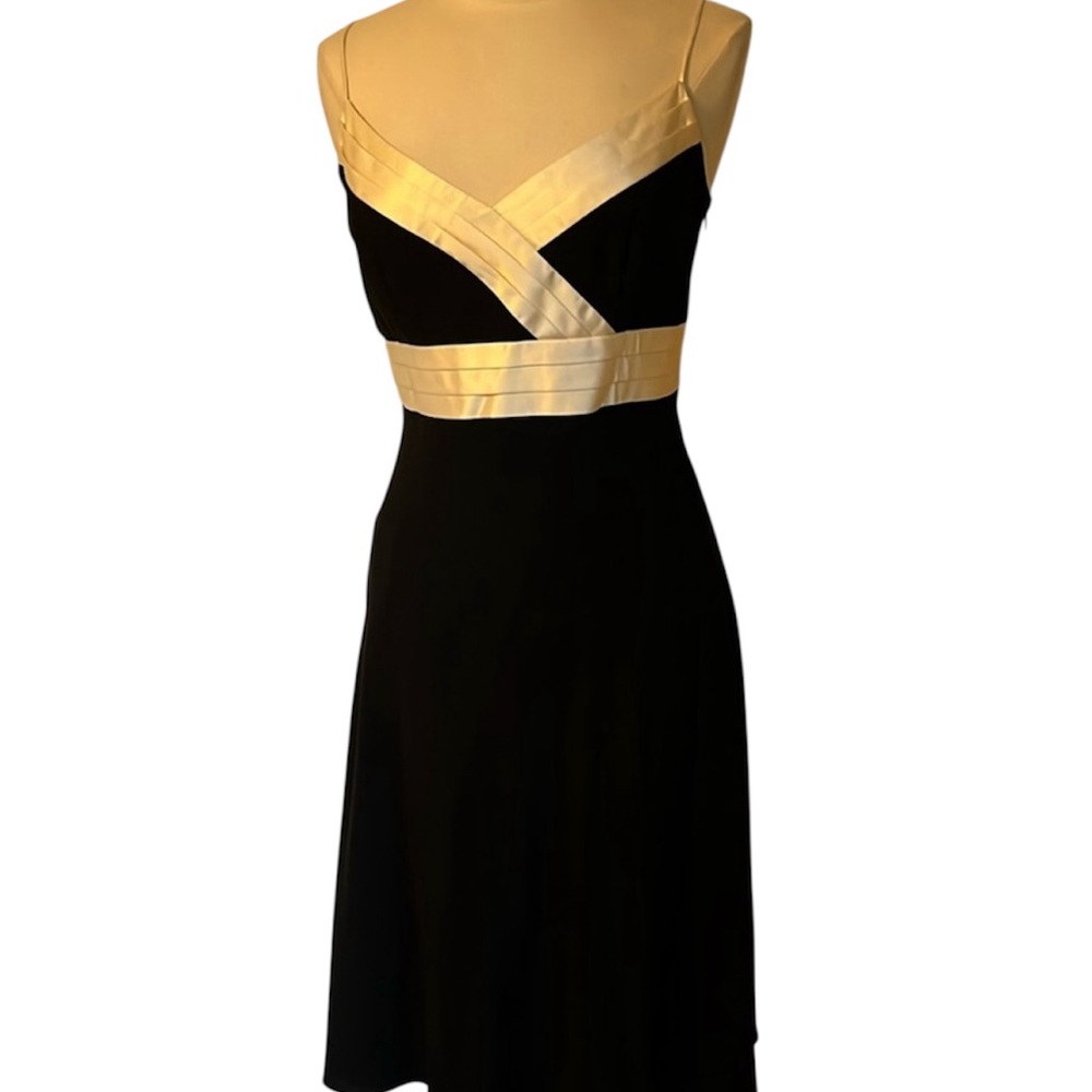Ann Taylor Black & Cream Spaghetti Strap fit & Flare satin detail Dress Size 8